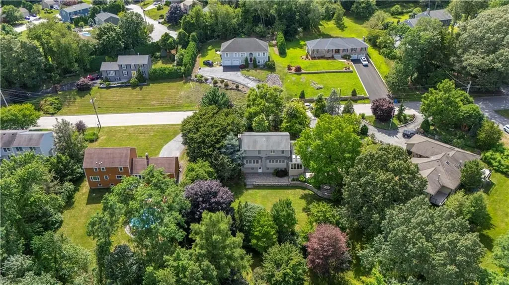 61 Kimberly Lane Cranston RI 02921