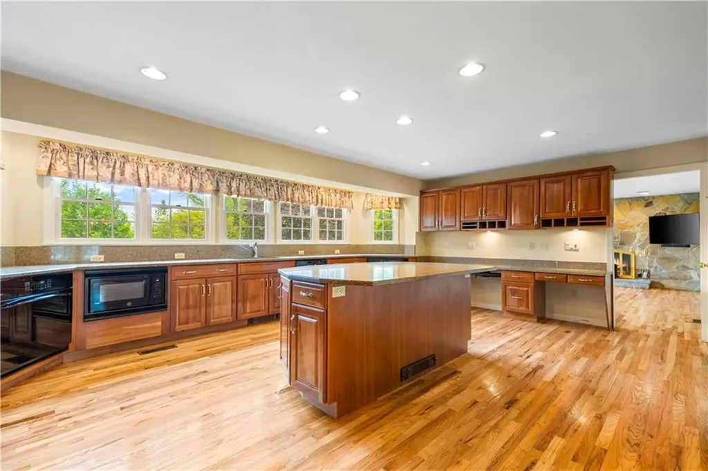 61 Kimberly Lane Cranston RI 02921
