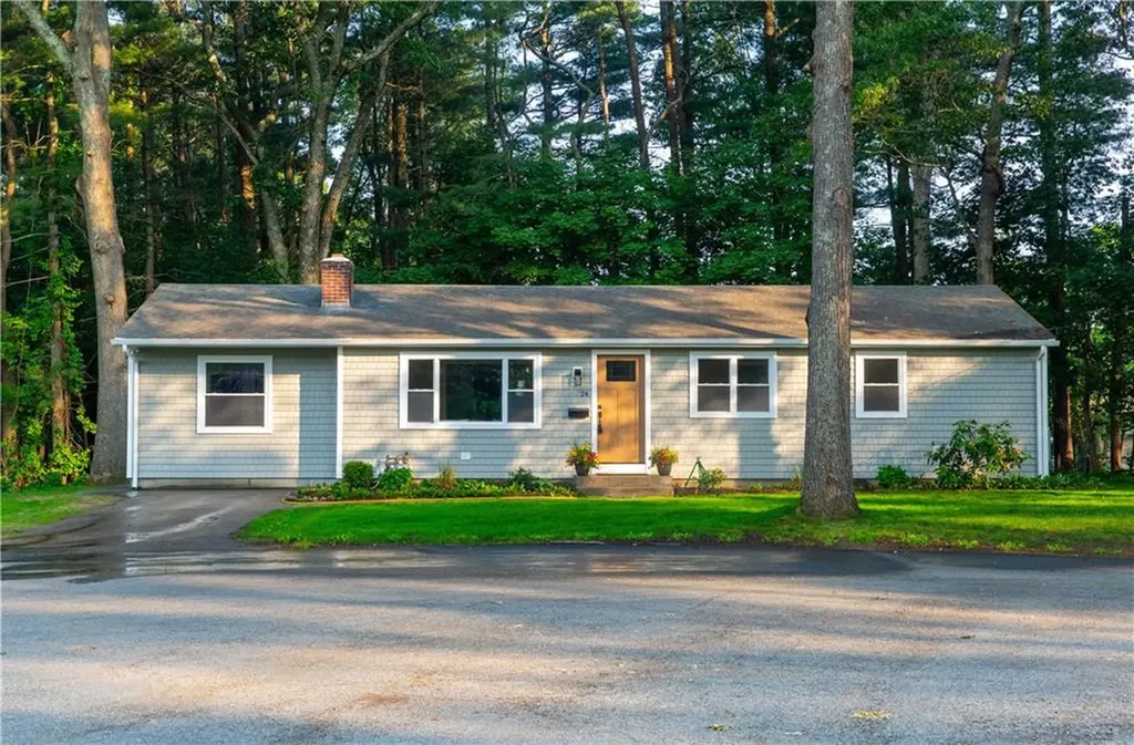 24 W Knollwood Circle North Kingstown RI 02852