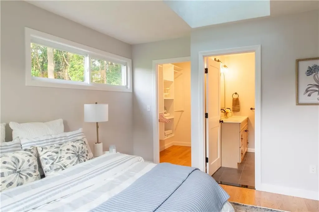 24 W Knollwood Circle North Kingstown RI 02852