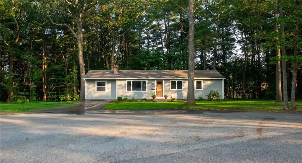 24 W Knollwood Circle North Kingstown RI 02852