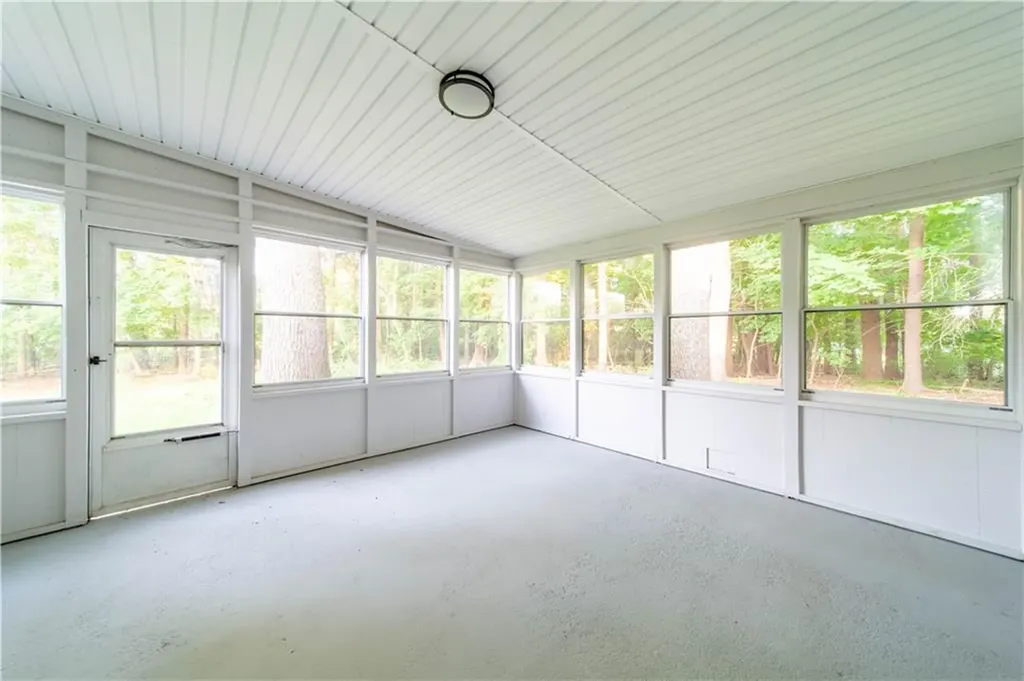 24 W Knollwood Circle North Kingstown RI 02852