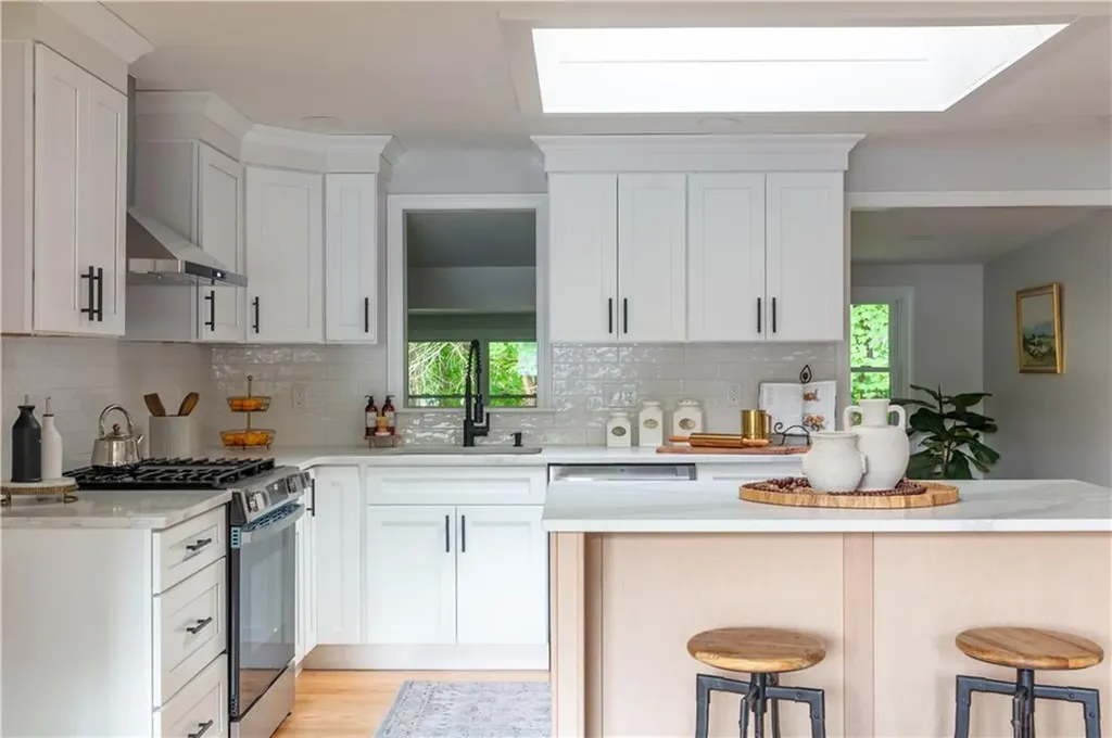 24 W Knollwood Circle North Kingstown RI 02852