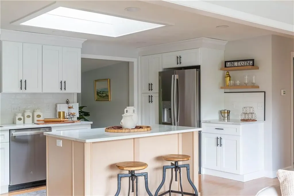 24 W Knollwood Circle North Kingstown RI 02852