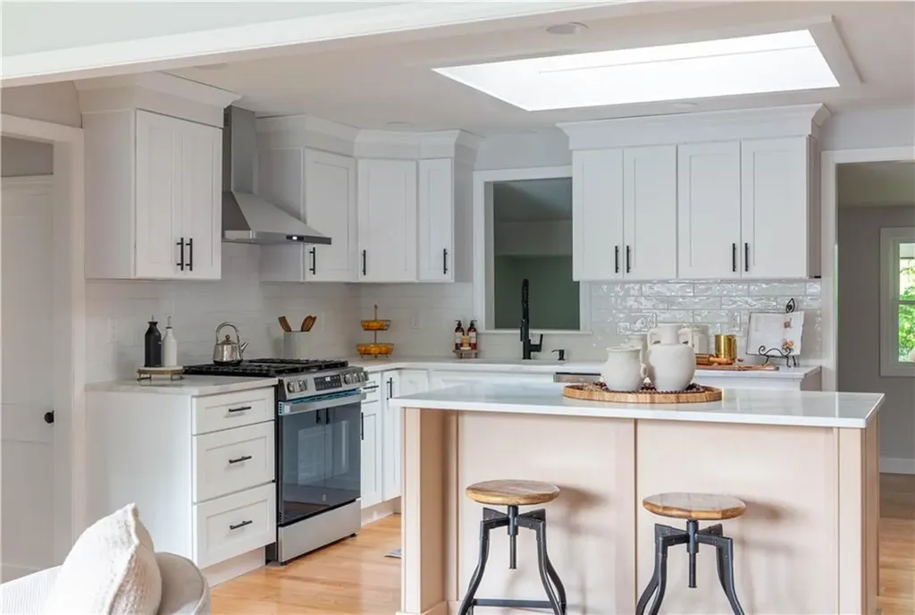 24 W Knollwood Circle North Kingstown RI 02852