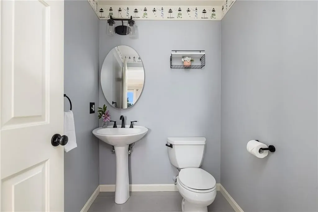 9 Spring Hill Road Portsmouth RI 02871
