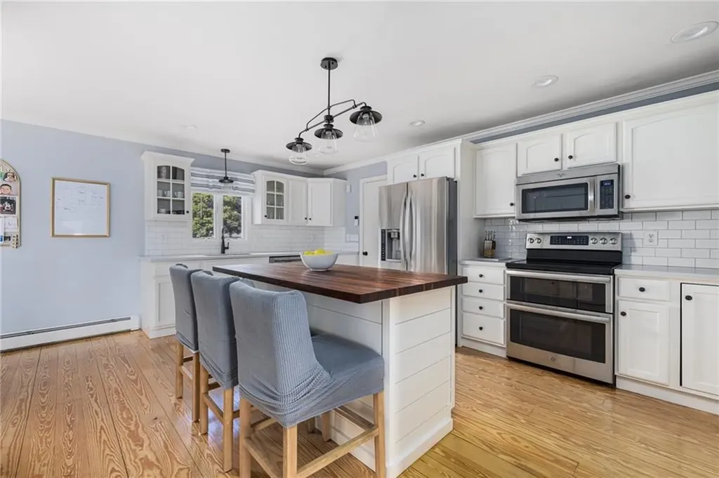 9 Spring Hill Road Portsmouth RI 02871
