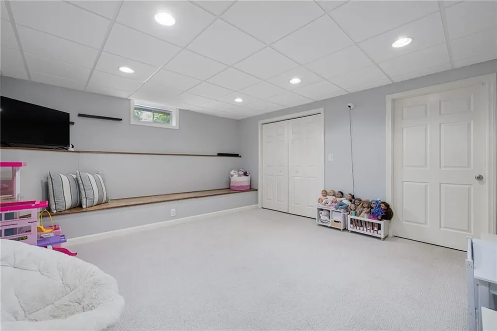 9 Spring Hill Road Portsmouth RI 02871