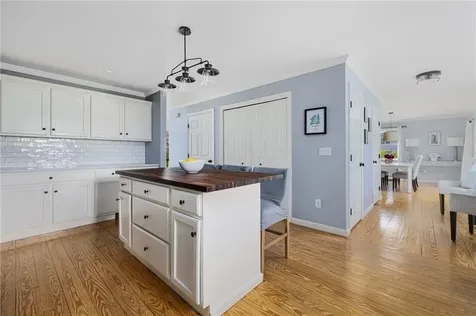 9 Spring Hill Road Portsmouth RI 02871