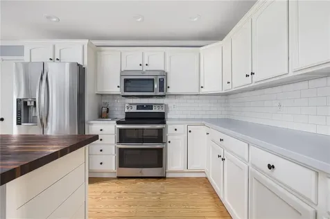 9 Spring Hill Road Portsmouth RI 02871