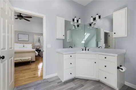 9 Spring Hill Road Portsmouth RI 02871