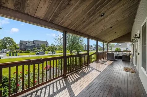 9 Spring Hill Road Portsmouth RI 02871