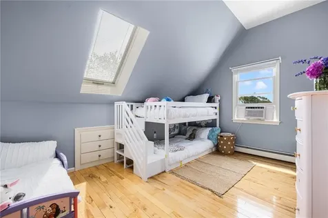 9 Spring Hill Road Portsmouth RI 02871