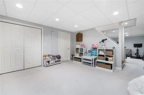 9 Spring Hill Road Portsmouth RI 02871