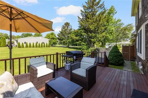 9 Spring Hill Road Portsmouth RI 02871