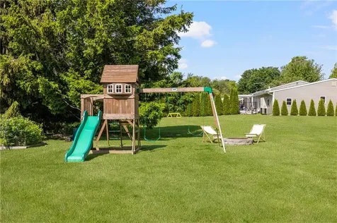 9 Spring Hill Road Portsmouth RI 02871