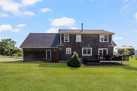 9 Spring Hill Road Portsmouth RI 02871