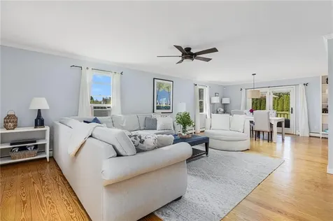 9 Spring Hill Road Portsmouth RI 02871