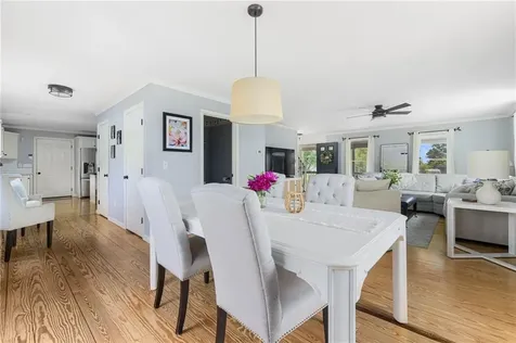 9 Spring Hill Road Portsmouth RI 02871