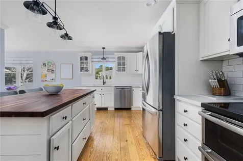 9 Spring Hill Road Portsmouth RI 02871