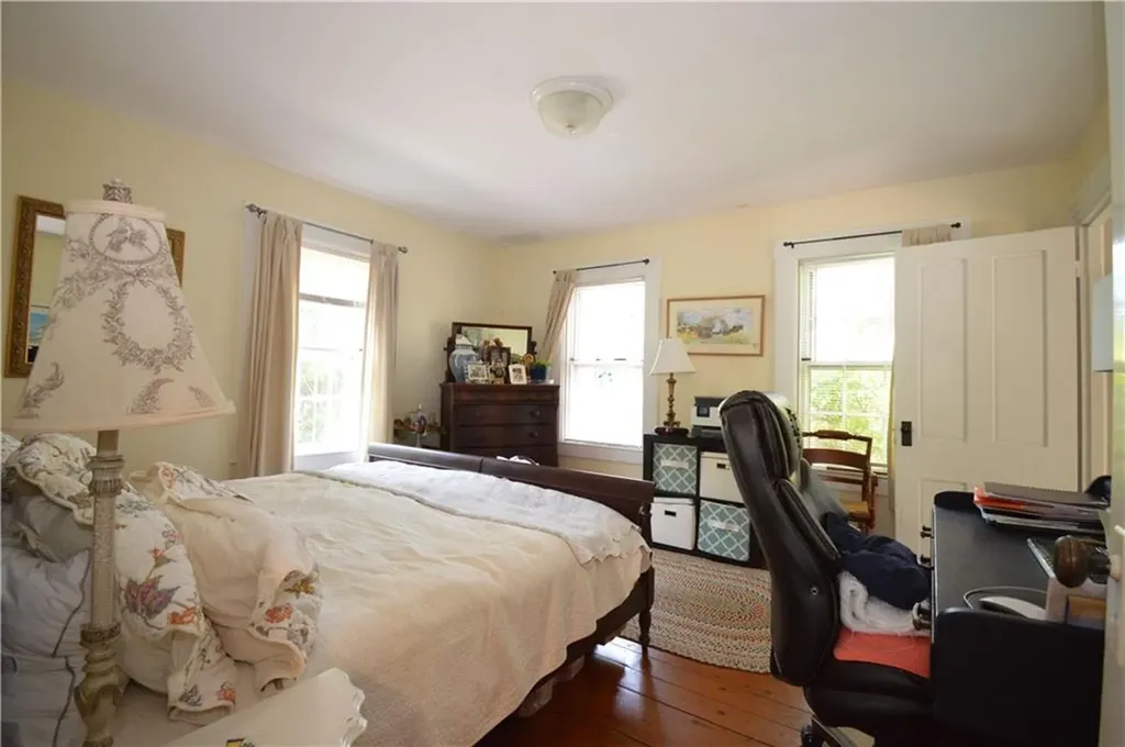 1028 East Main Road Portsmouth RI 02871