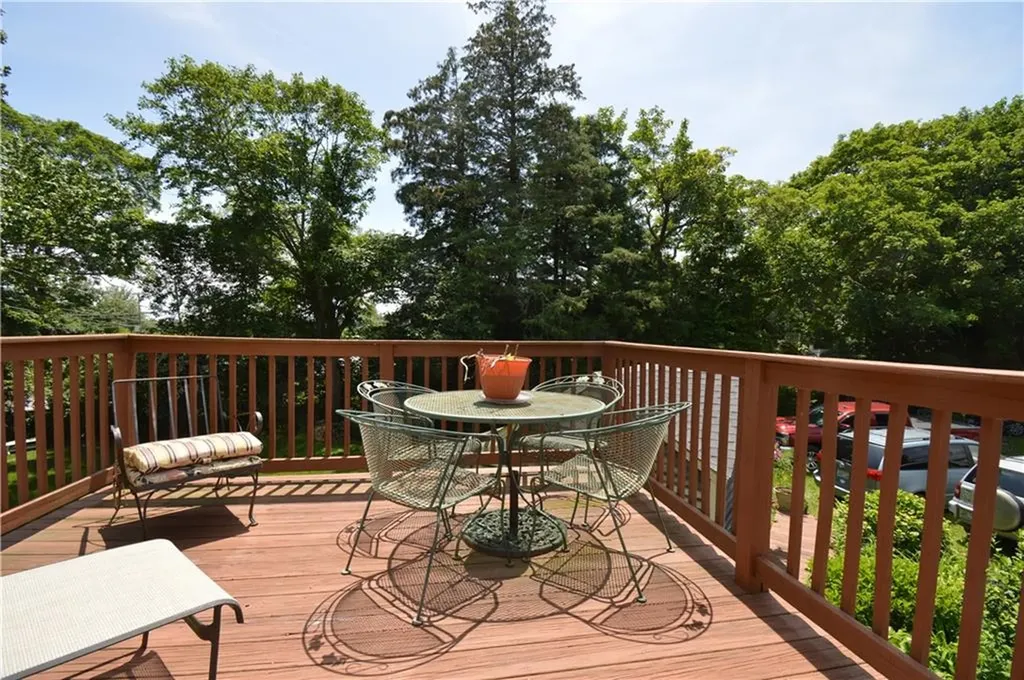 1028 East Main Road Portsmouth RI 02871