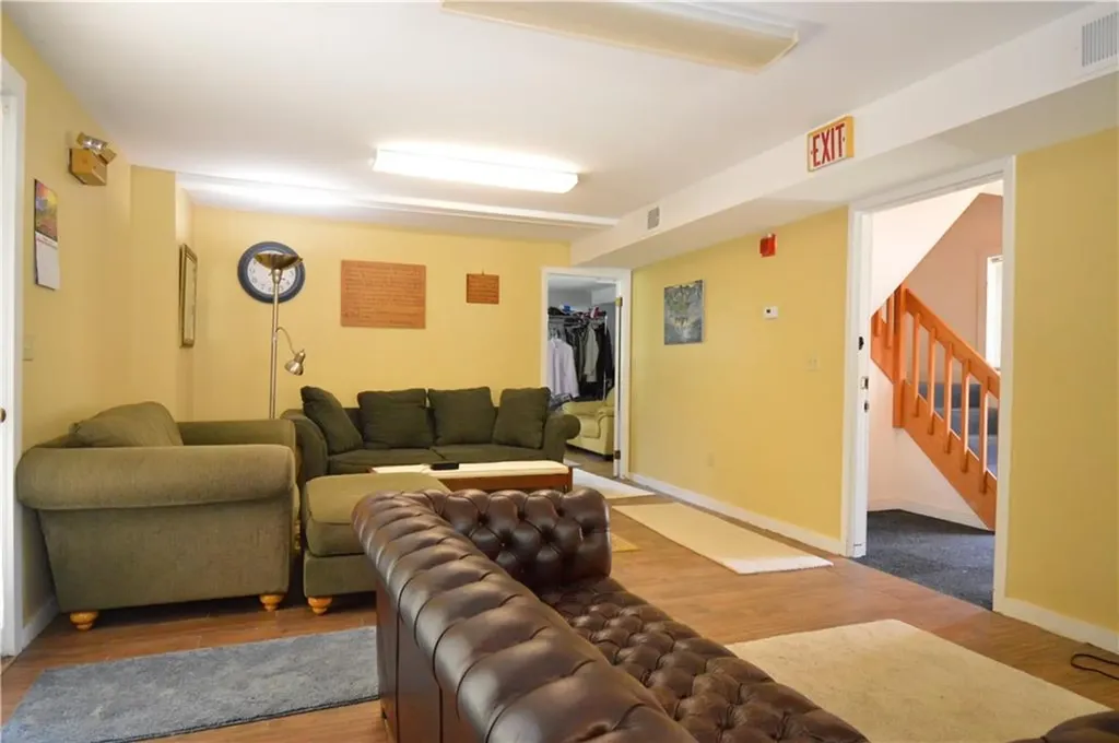 1028 East Main Road Portsmouth RI 02871
