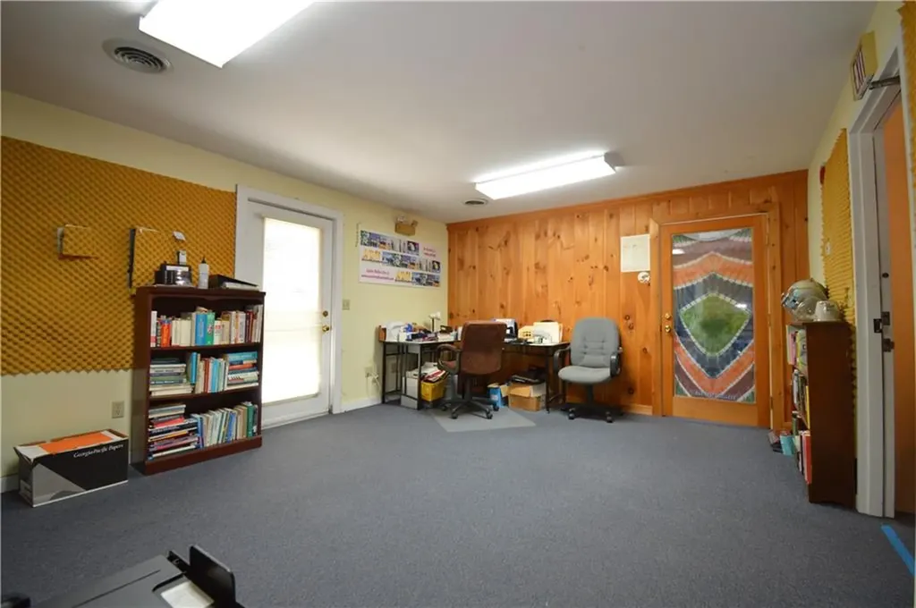 1028 East Main Road Portsmouth RI 02871