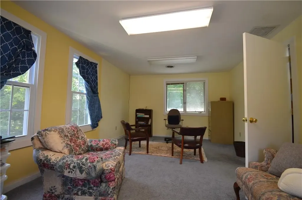 1028 East Main Road Portsmouth RI 02871