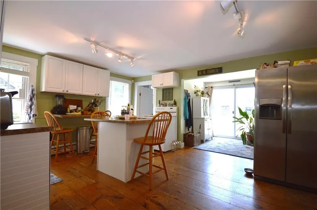 1028 East Main Road Portsmouth RI 02871