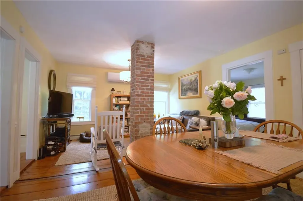 1028 East Main Road Portsmouth RI 02871