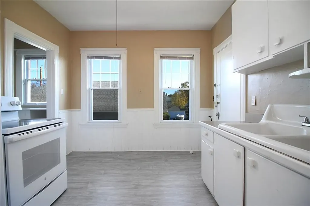 5 Pennacook Street Newport RI 02840