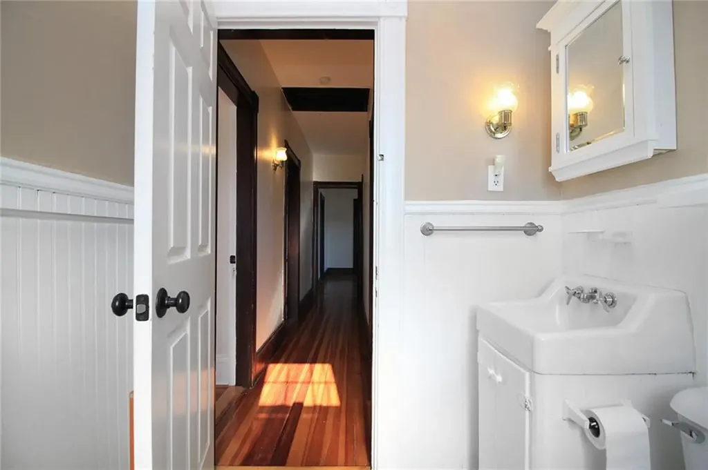 5 Pennacook Street Newport RI 02840