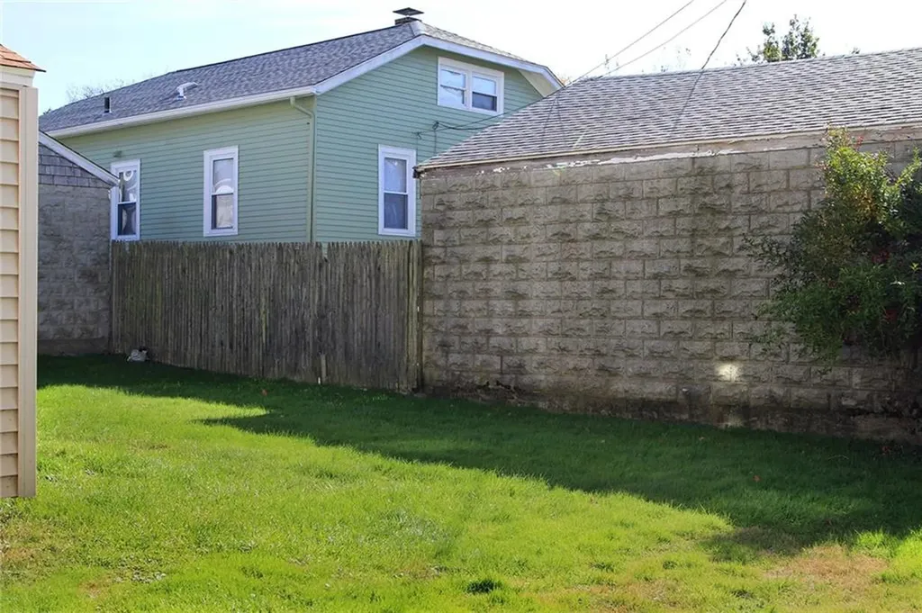 5 Pennacook Street Newport RI 02840