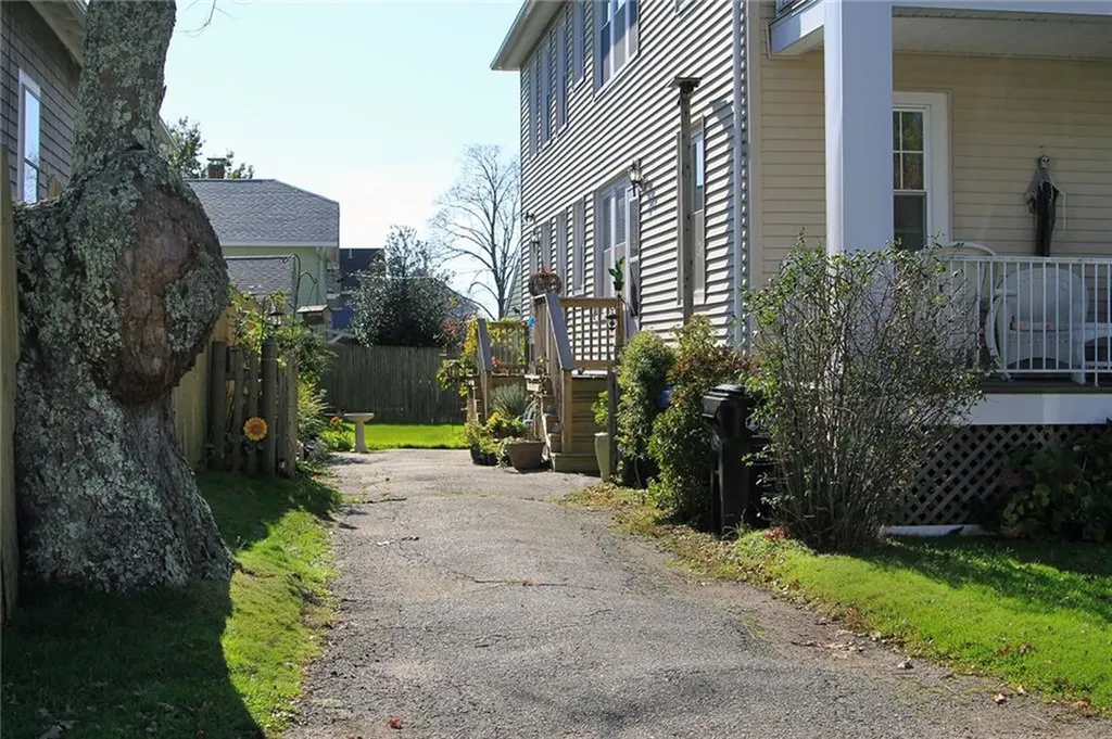 5 Pennacook Street Newport RI 02840