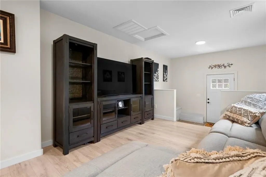 27 Joy Street Johnston RI 02919