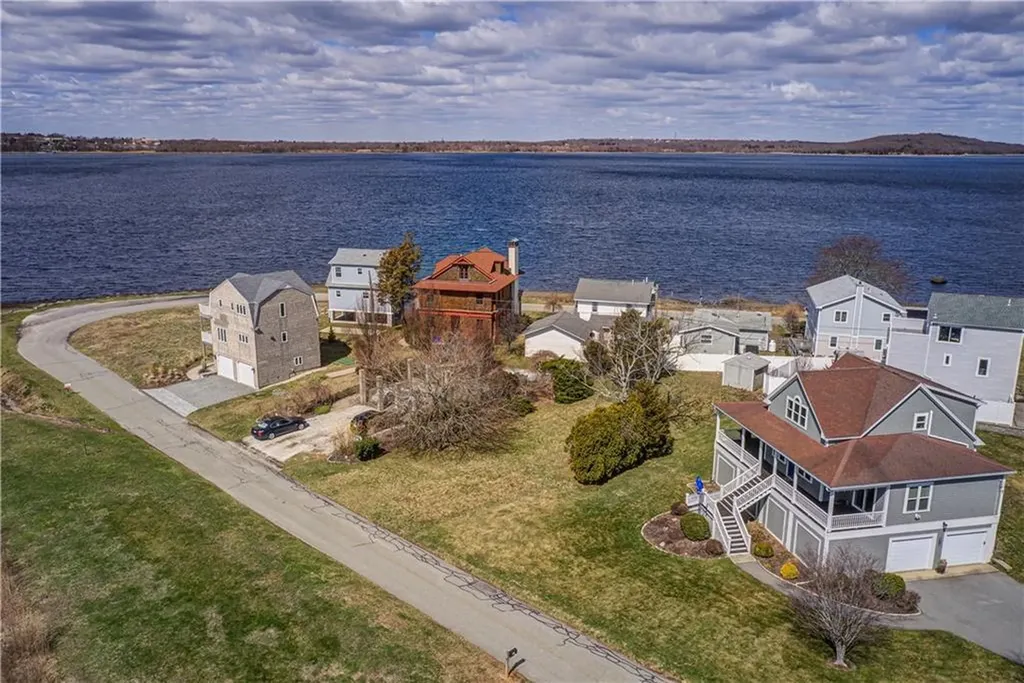 310 Common Fence Boulevard Portsmouth RI 02871