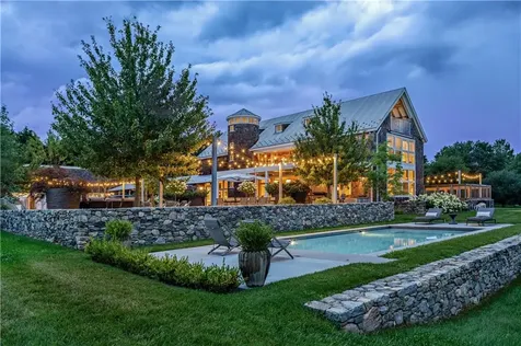 230 Briarwood Lane Portsmouth RI 02871