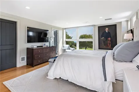 230 Briarwood Lane Portsmouth RI 02871