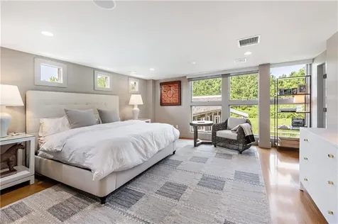 230 Briarwood Lane Portsmouth RI 02871