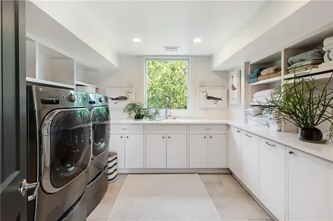 230 Briarwood Lane Portsmouth RI 02871