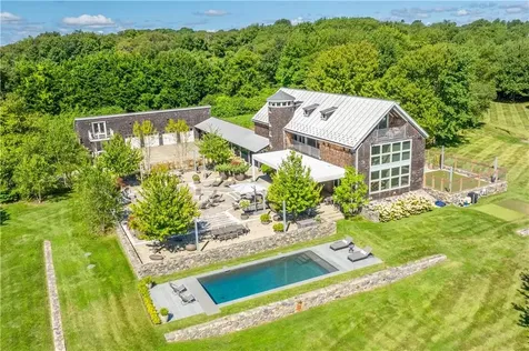 230 Briarwood Lane Portsmouth RI 02871