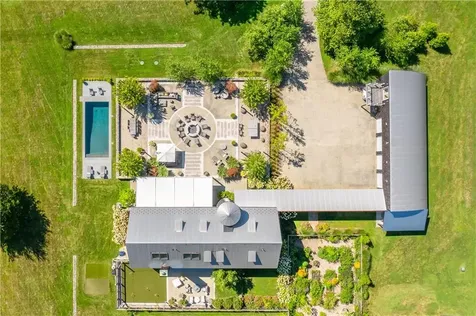 230 Briarwood Lane Portsmouth RI 02871