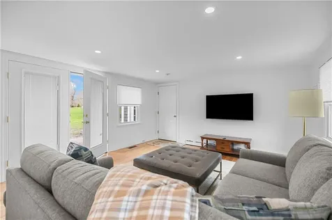 155 Taylor Road Portsmouth RI 02871