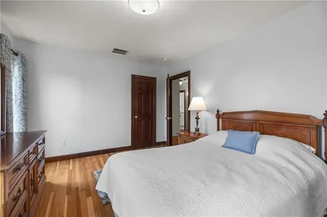 155 Taylor Road Portsmouth RI 02871