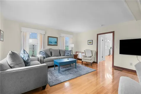 155 Taylor Road Portsmouth RI 02871