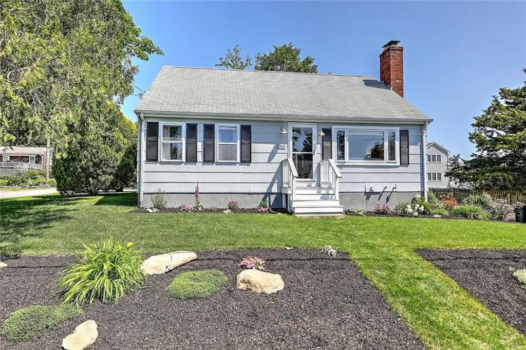 56 King Philip Road Narragansett RI 02882