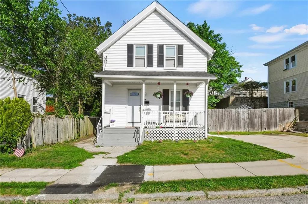 24 Seventh Street East Providence RI 02914