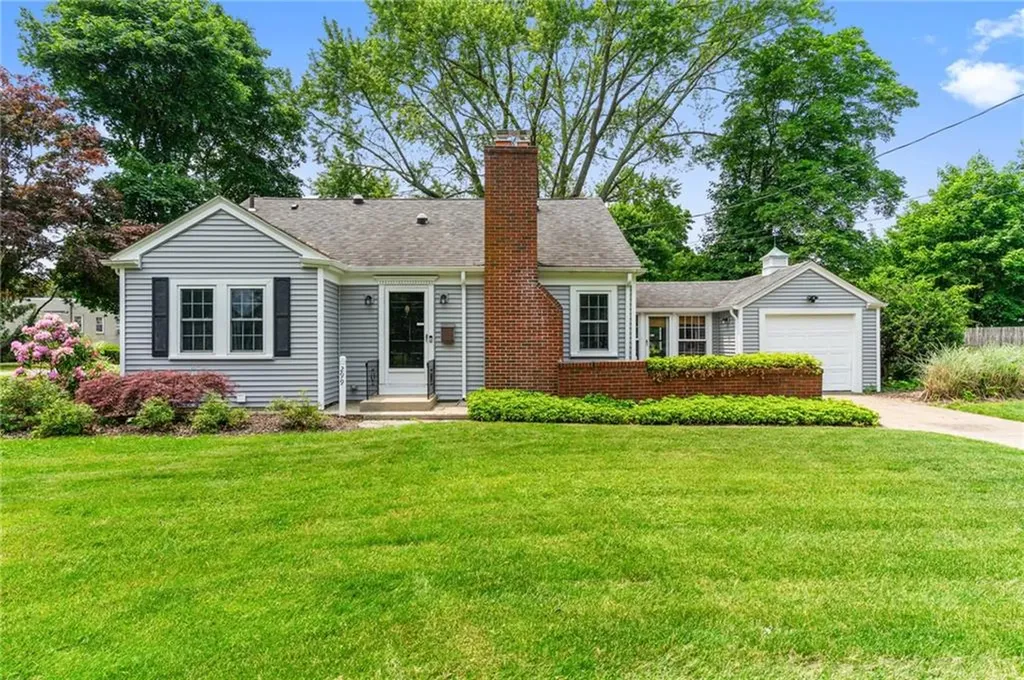 299 Buttonwoods Avenue Warwick RI 02886