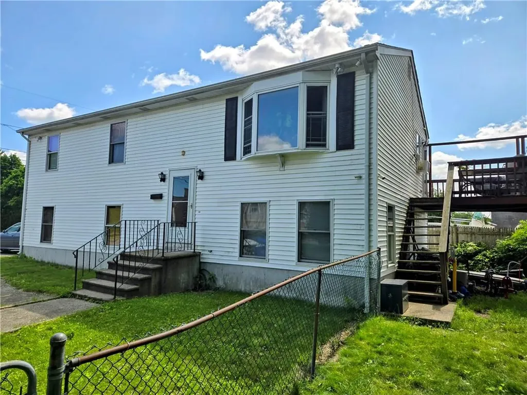 383 Massasoit Avenue East Providence RI 02914